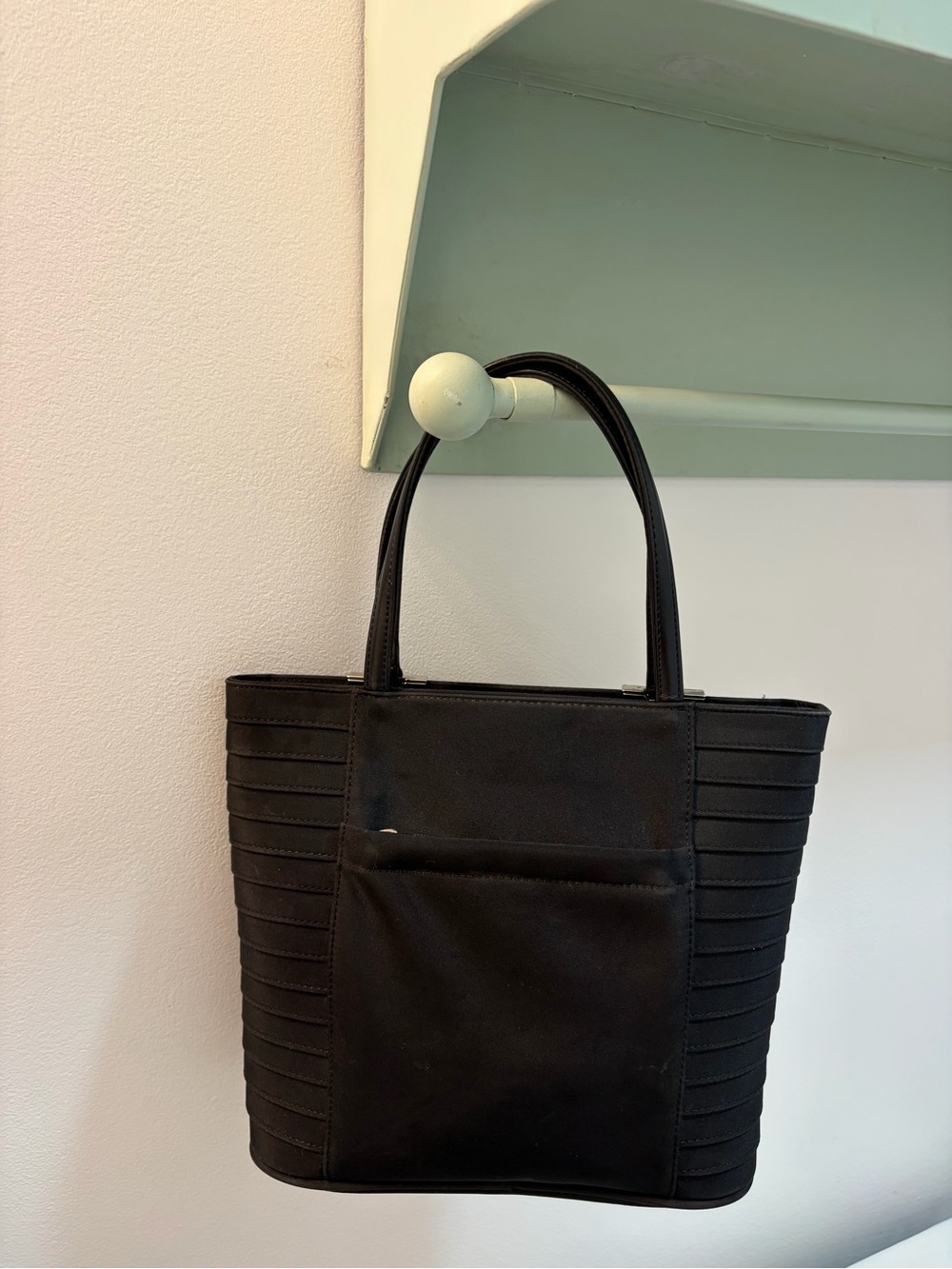 NWOT Andre Valentino Classic Black Quilted Tote with Front Pocket - Picture 3 of 9